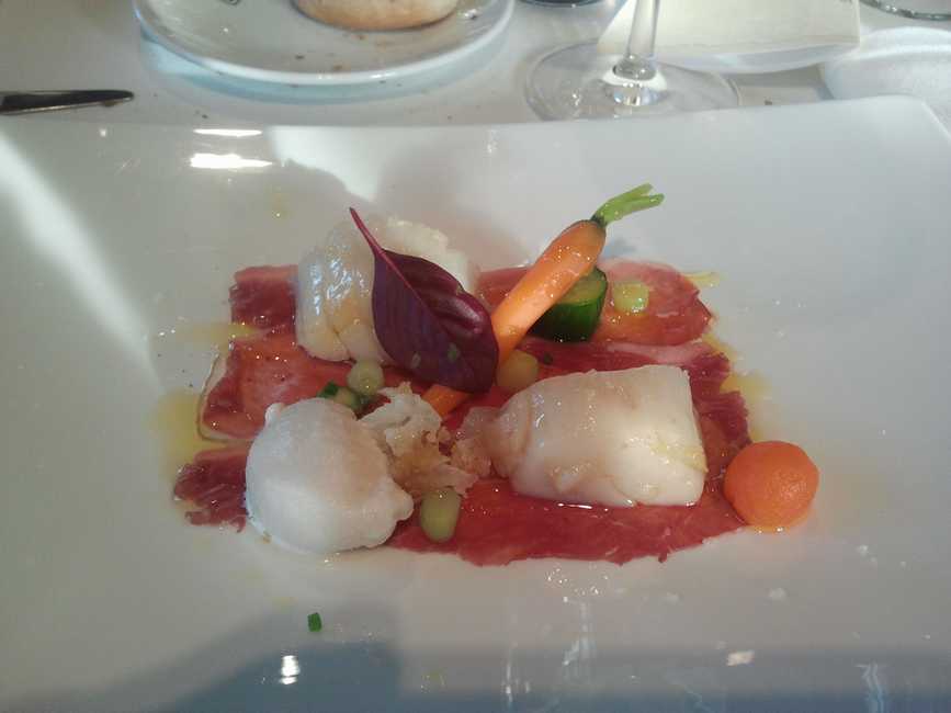 Restaurante Solana Presa iberica,vieira semidulce en doce horas y mini verduritas